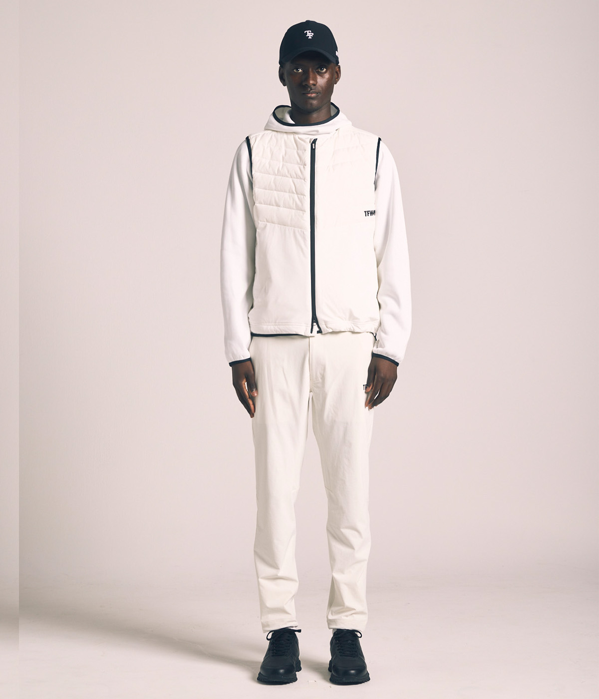 SHIELD WARMER COLLARLESS VEST | TFW49（ティーエフダブリュー